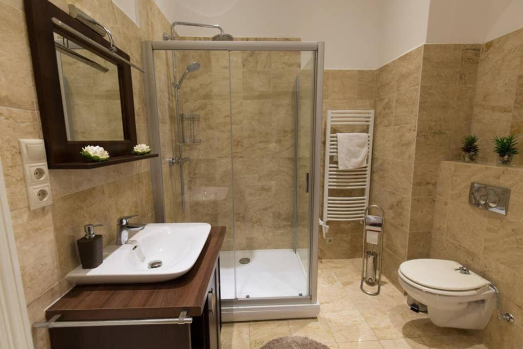 בודפשט Elegant Apartment With Buda Castle View מראה חיצוני תמונה
