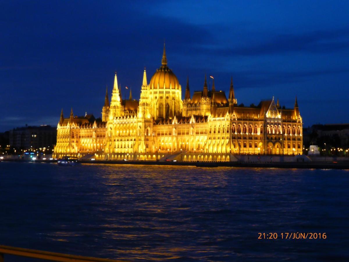 בודפשט Elegant Apartment With Buda Castle View מראה חיצוני תמונה
