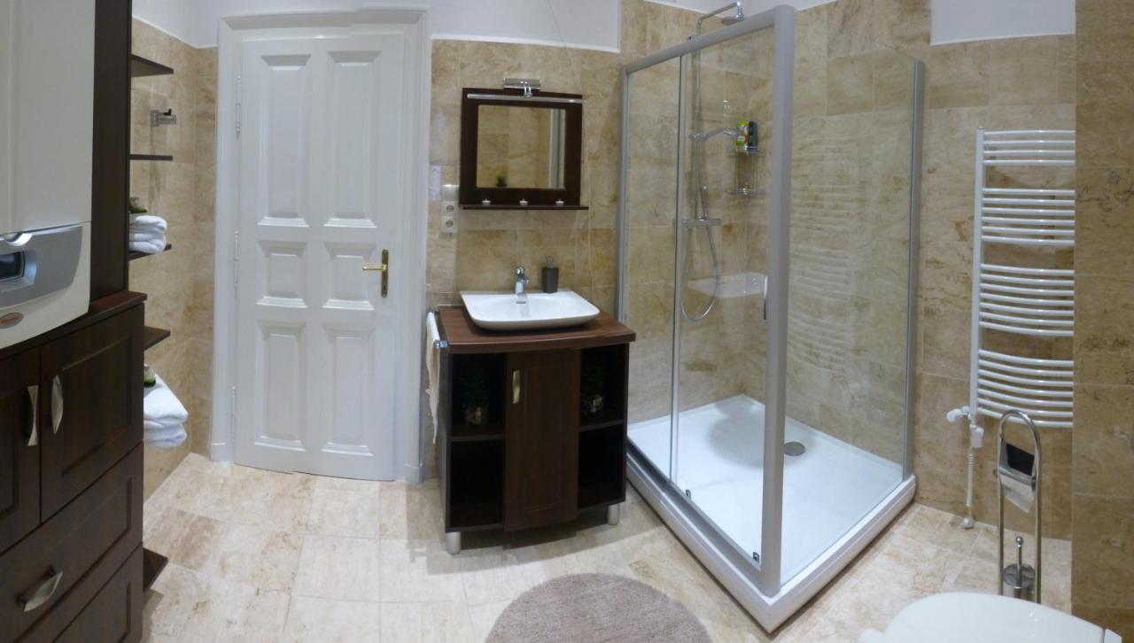 בודפשט Elegant Apartment With Buda Castle View מראה חיצוני תמונה